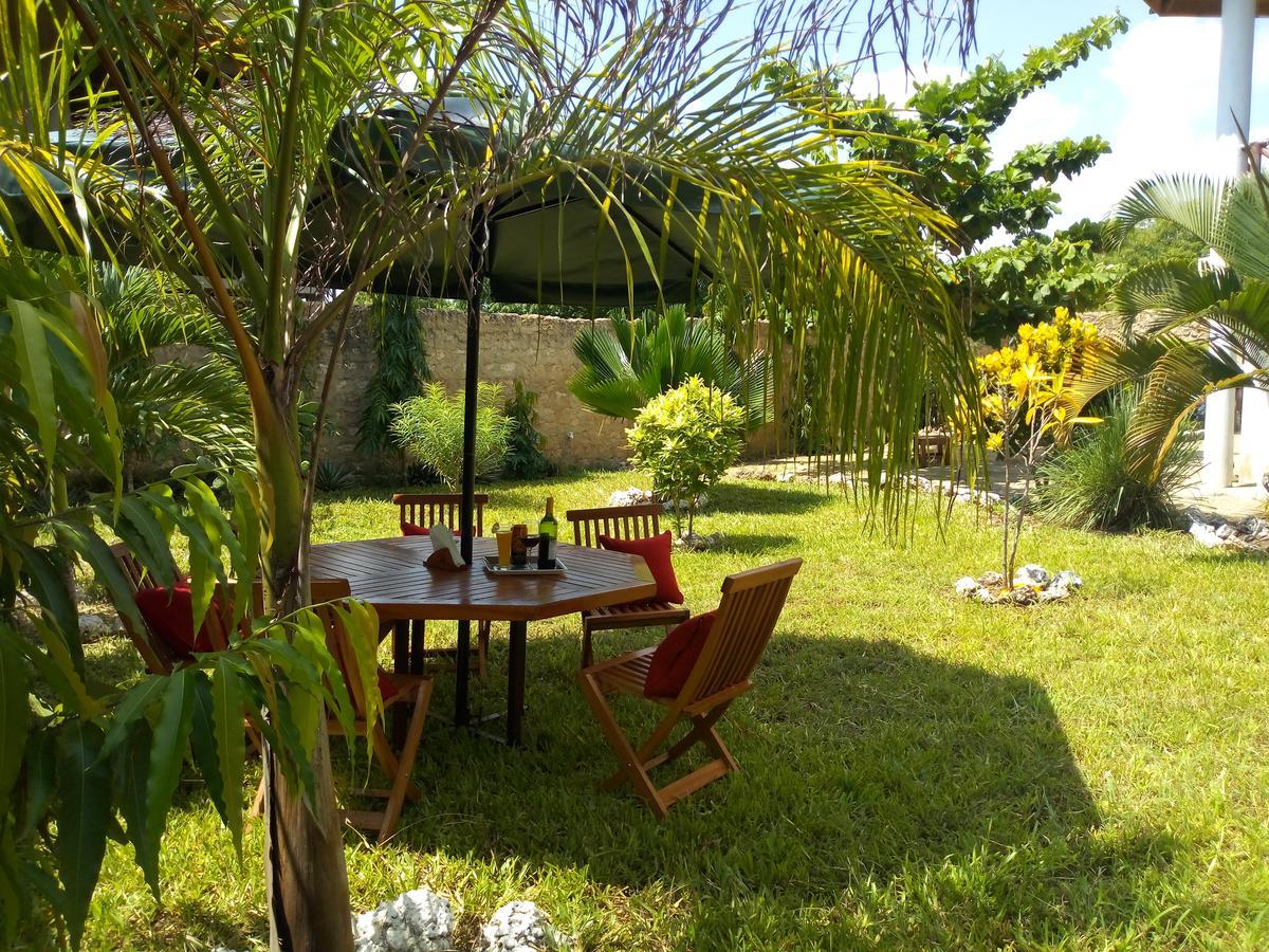 Sea Breeze Villas Kenya Diani Beach Buitenkant foto