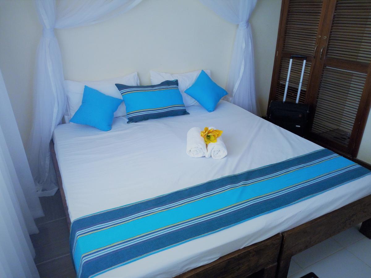 Sea Breeze Villas Kenya Diani Beach Buitenkant foto